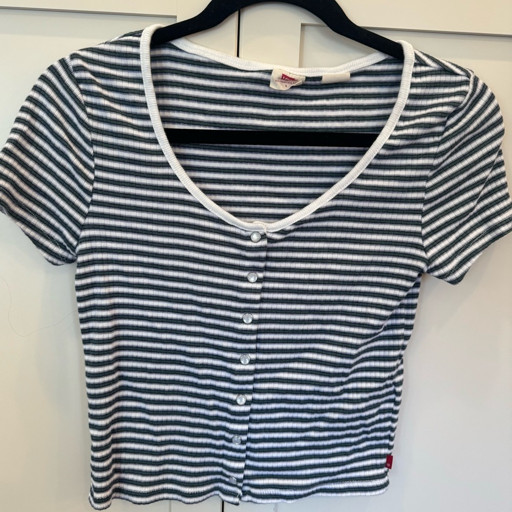 Levi’s Striped Button Up Tee - Small